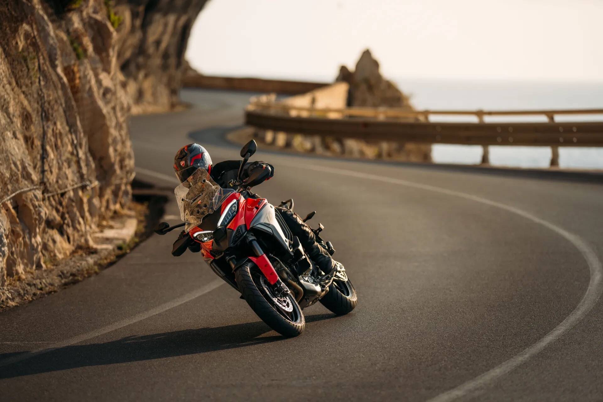 Dlaždice - Ducati Multistrada V4