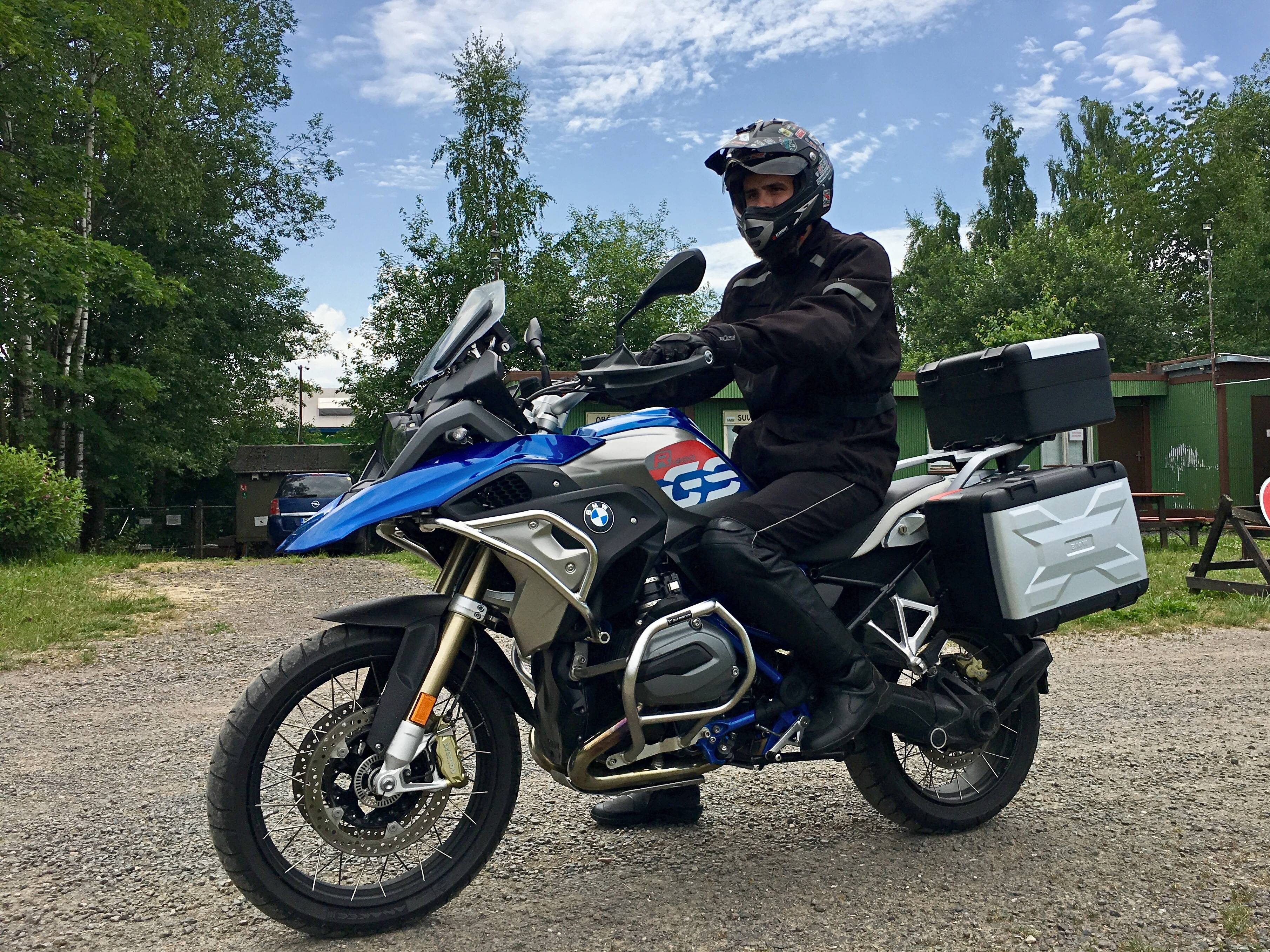 BMW R1200GS na cestování po okrese, ale i pořádné dálky po Evropě